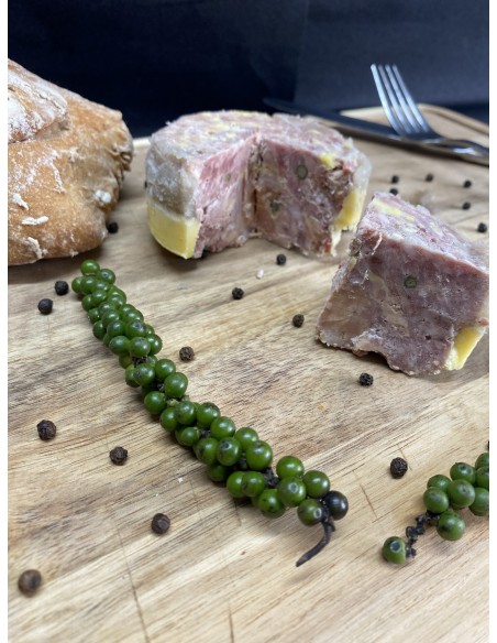 Terrine au foie gras de canard et au poivre vert - 190 gr Terrine au foie gras de canard et au poivre vert - 190 gr